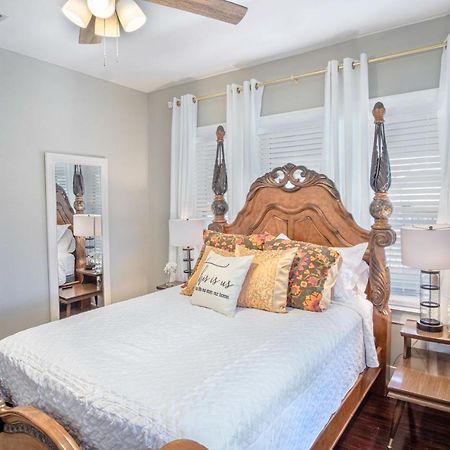 Stunning 3 Bedroom Home Near Dt Alamodome - Riverwalk ซานอันโตนิโอ ภายนอก รูปภาพ