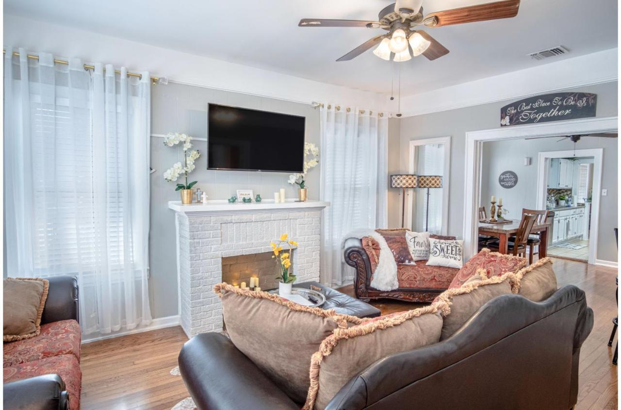 Stunning 3 Bedroom Home Near Dt Alamodome - Riverwalk ซานอันโตนิโอ ภายนอก รูปภาพ