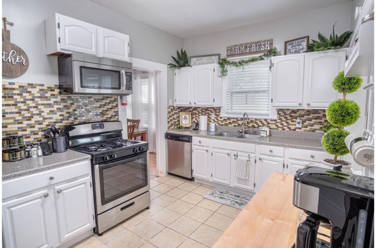 Stunning 3 Bedroom Home Near Dt Alamodome - Riverwalk ซานอันโตนิโอ ภายนอก รูปภาพ