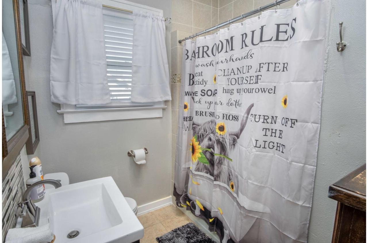 Stunning 3 Bedroom Home Near Dt Alamodome - Riverwalk ซานอันโตนิโอ ภายนอก รูปภาพ