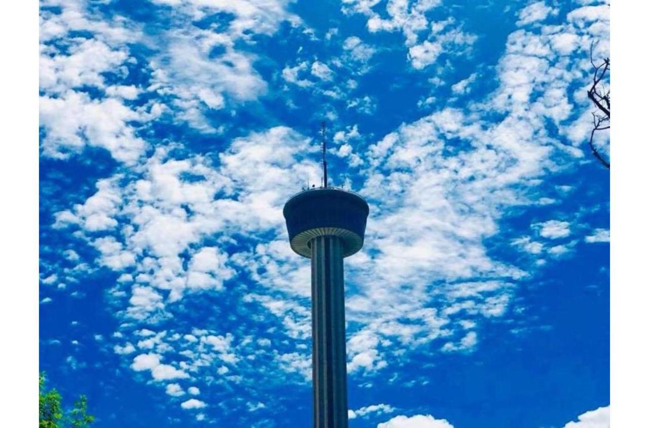 Stunning 3 Bedroom Home Near Dt Alamodome - Riverwalk ซานอันโตนิโอ ภายนอก รูปภาพ